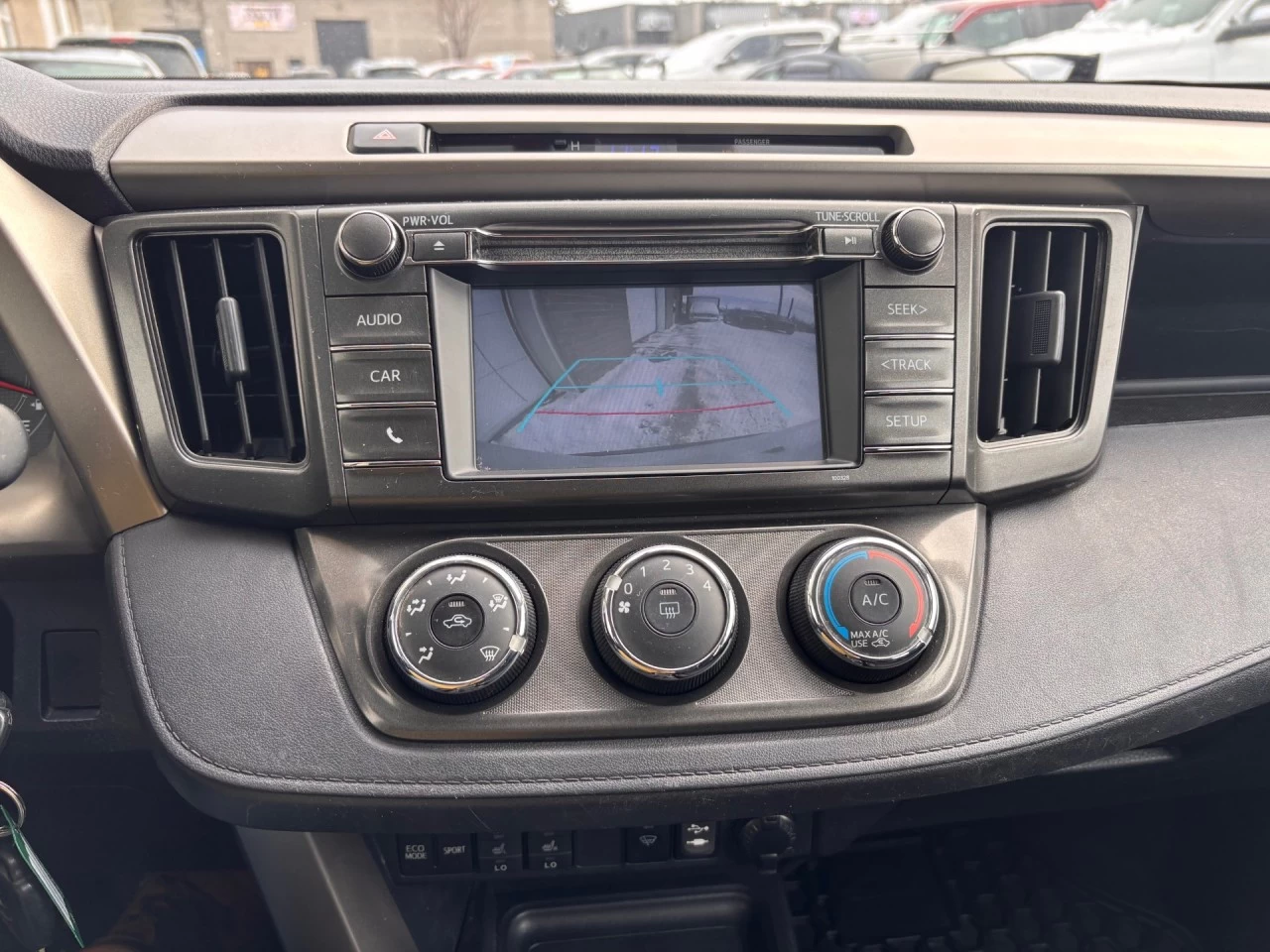 2015 Toyota RAV4 le Image principale