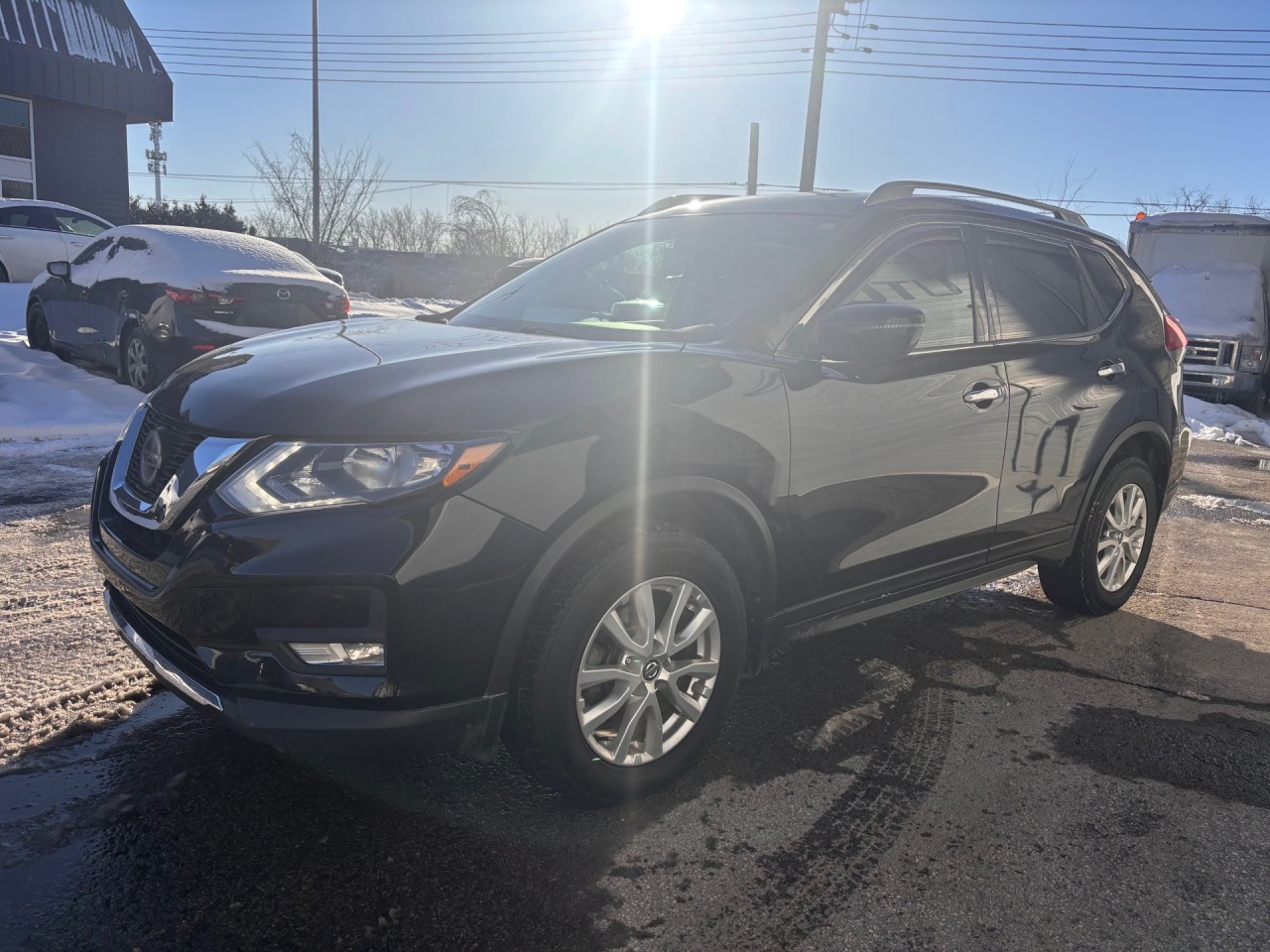 2018 Nissan Rogue SV Main Image