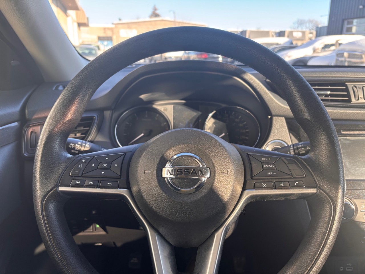 2018 Nissan Rogue SV Main Image